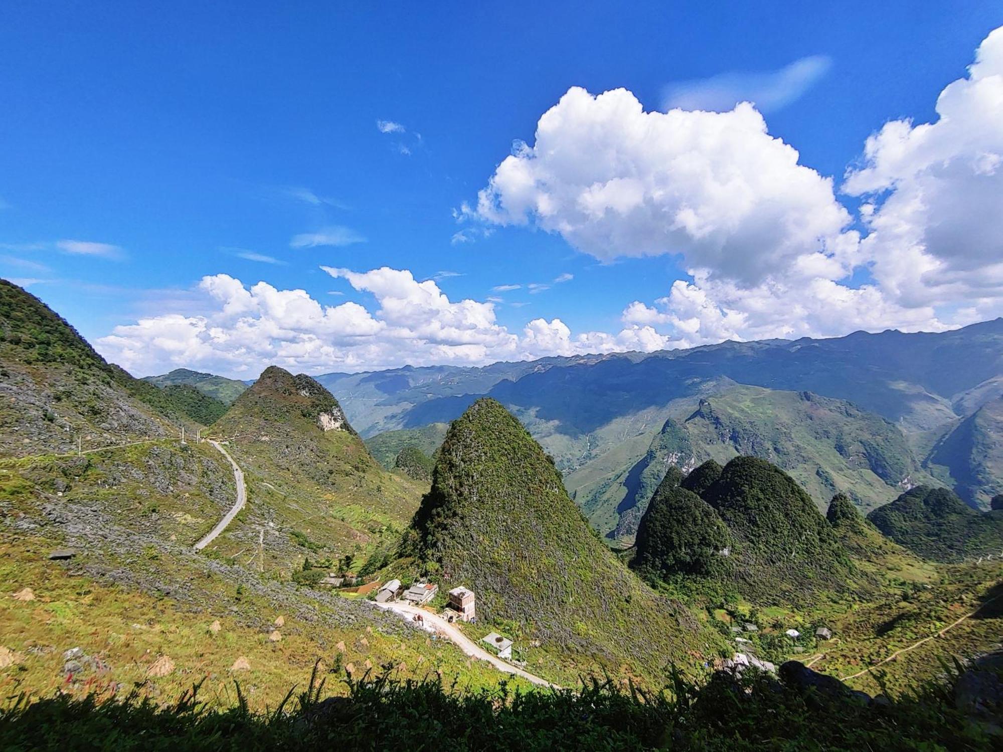 Ruby Hostel Ha Giang Exterior photo